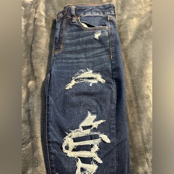 AE Hi-Rise Destructed Jeggings, Hi-Rise, Size 6R - Picture 5 of 7